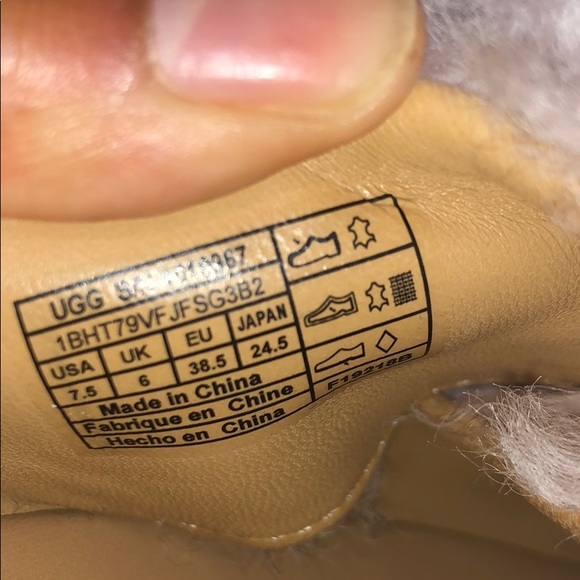 Ugg Slides - Picture 3 of 7